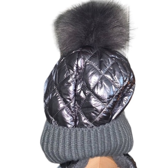 Silver Metallic Matching Hat and Scarf Set - Picture 2 of 8